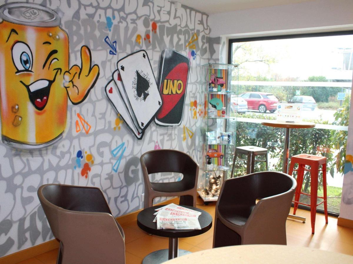 Ibis Budget Toulouse Aeroport Blagnac Exterior photo